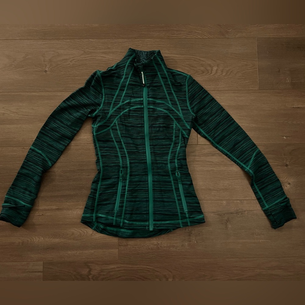 Lululemon classic zip up size 2